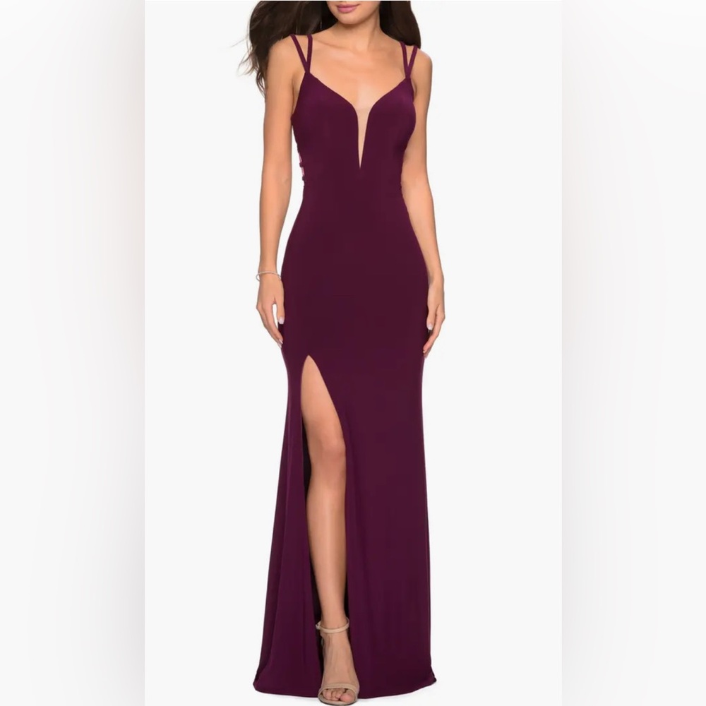 LA FEMME BURGUNDY PROM DRESS
Size 2